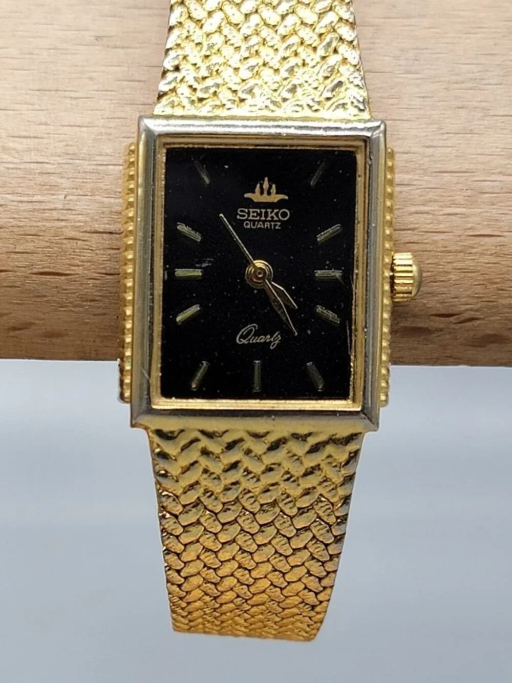 Seiko Galaxy Ladies Tank Watch VTG 1992 Gold Plated Black Dial 20mm 6